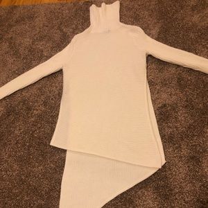 White long turtle neck sweater